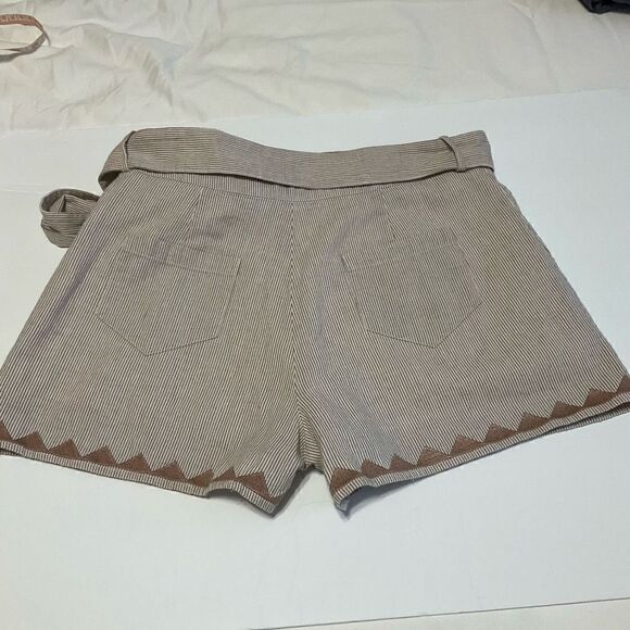 Moon River Pleat Blanket Stitch Short Paper Bag Shorts. Brown Pinstripes, Medium - Picture 5 of 16